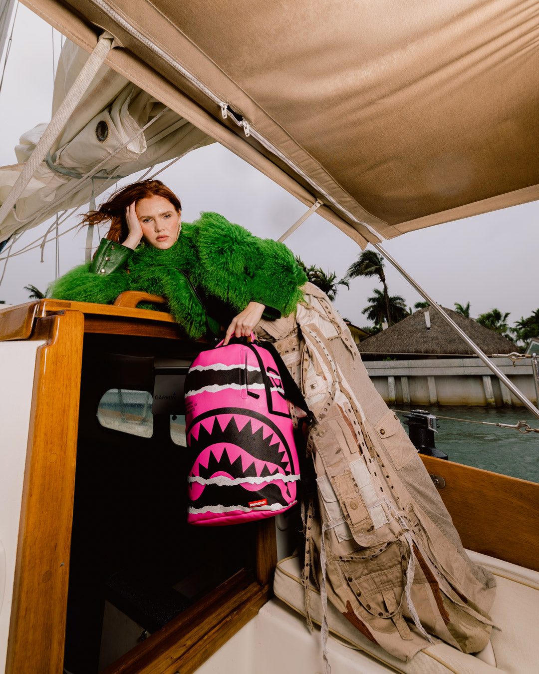 SHARK CENTRAL SPLIT VISION BACKPACK - Image 2