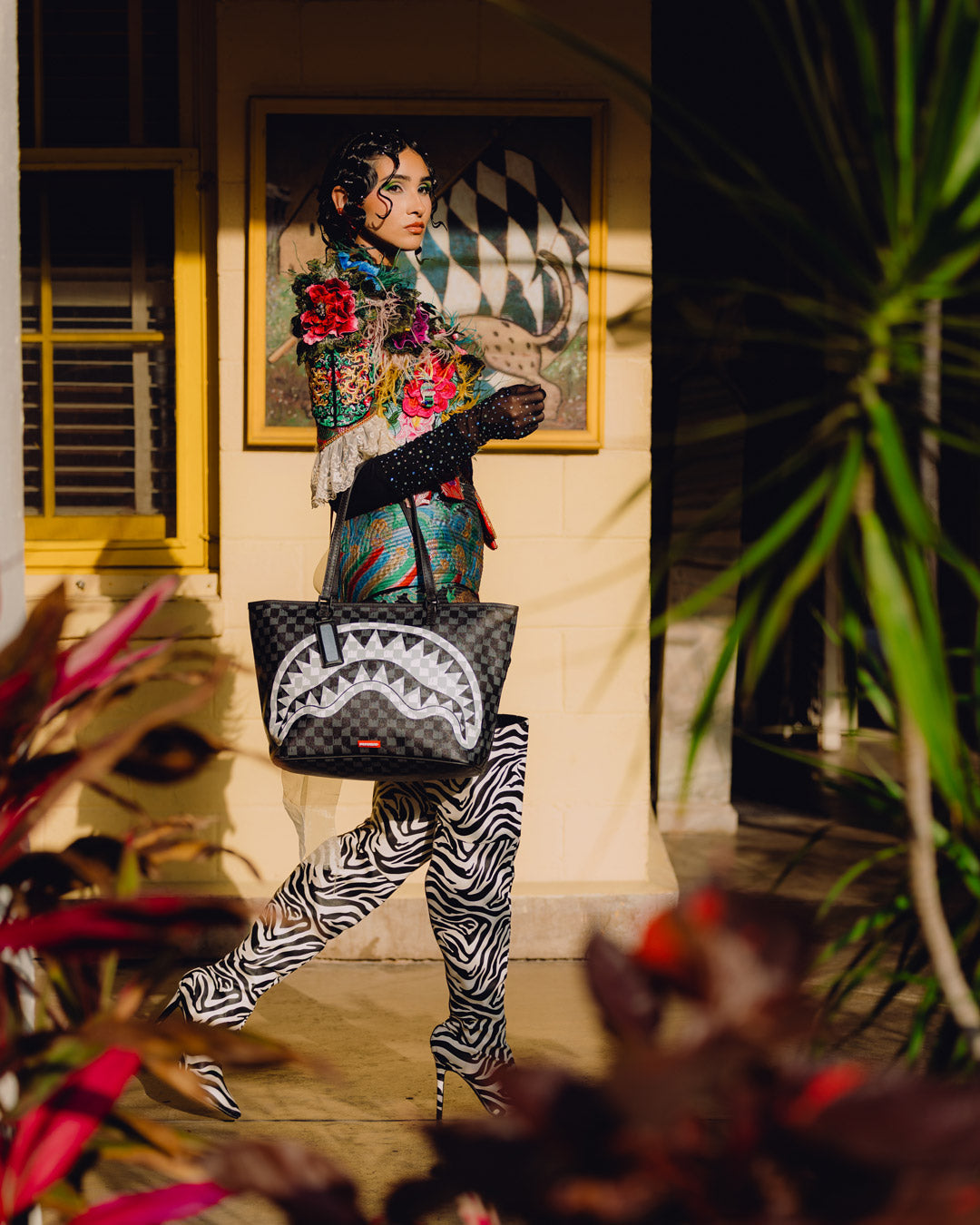 NOIR FANG TOTE - Image 2