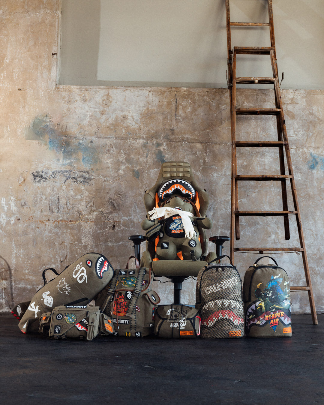CALL OF DUTY NEVER BACK DOWN CROSSBODY - Image 9