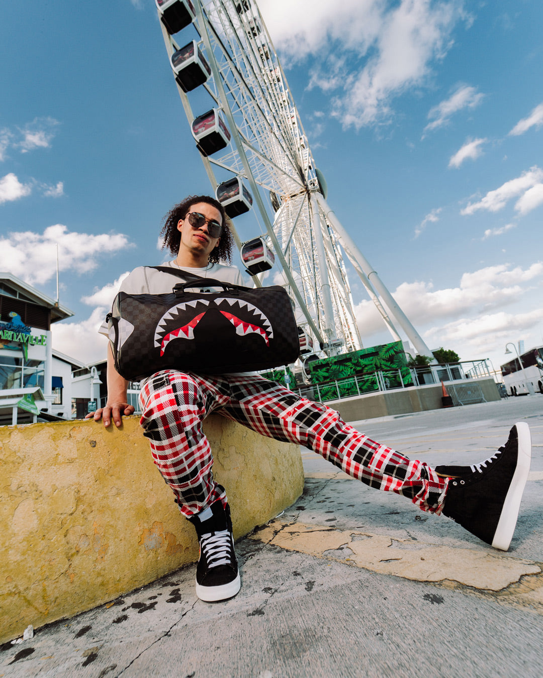 TRIPLE DECKER HEIR TO THE THRONE DUFFLE - Image 2