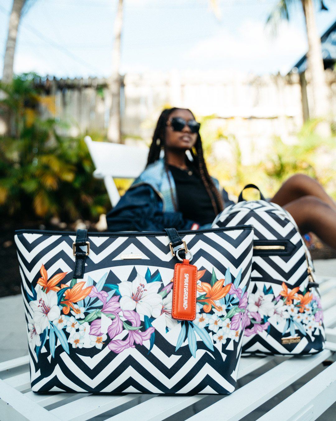 GLASS HOUSE TOTE - Image 6