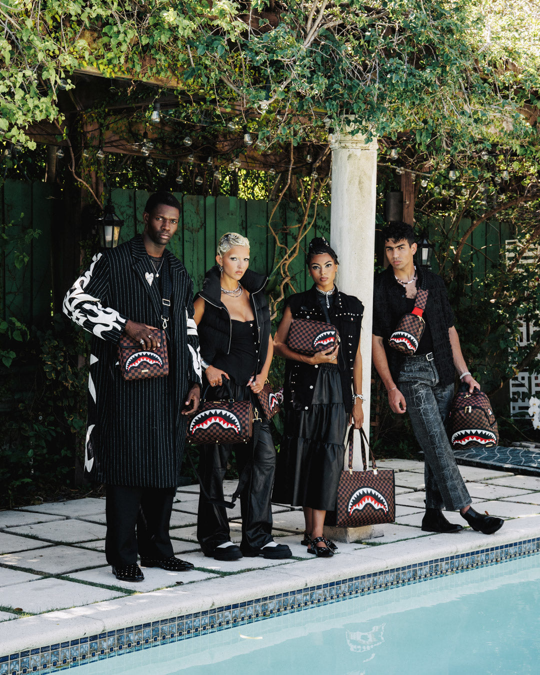 SAWTOOTH SHARKS IN PARIS TORTUGA TOTE - Image 13